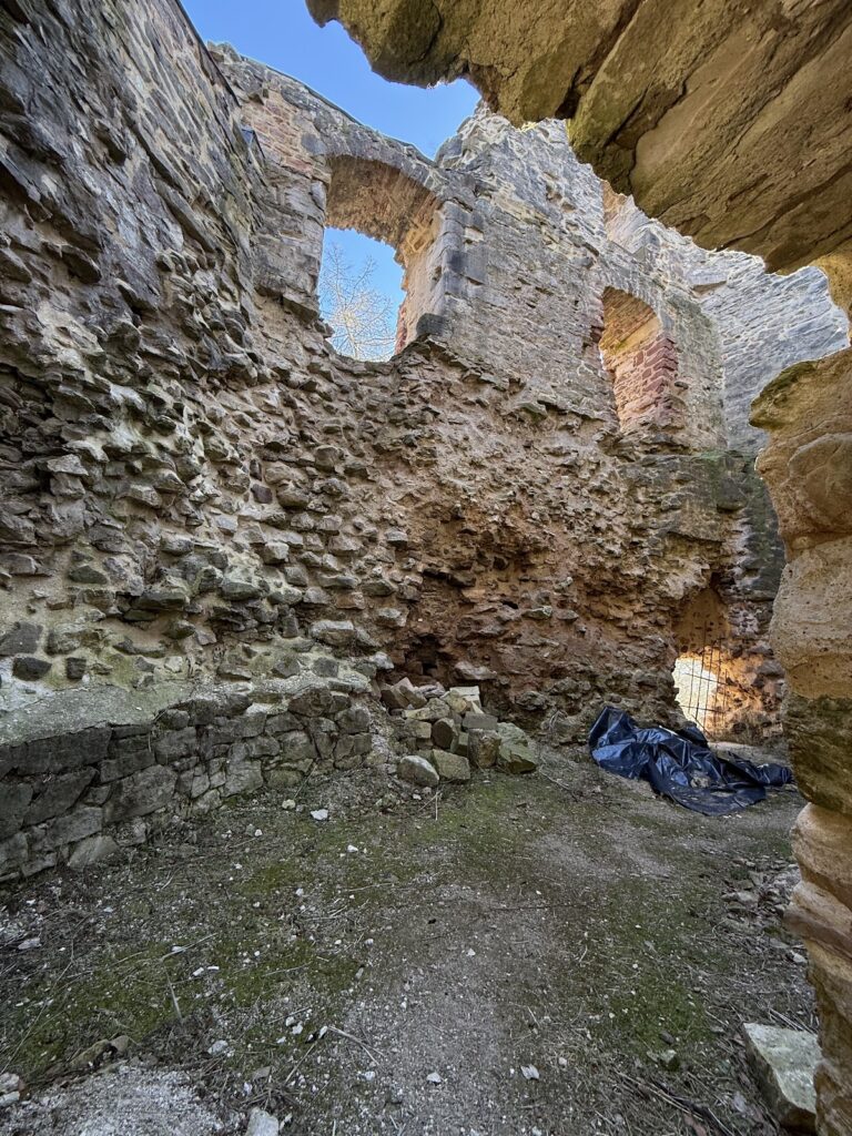 Hallenburg: Medieval Spur Castle and Administrative Seat in Germany 5 Hallenburg