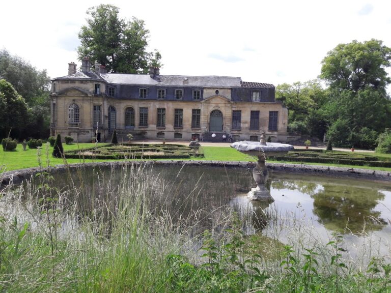 Château de Stors: An Aristocratic Estate on the Oise