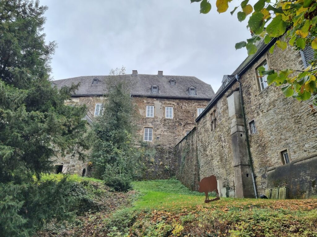 Hohenlimburg Castle: Medieval Fortress and County Seat in Germany 2 Hohenlimburg Castle