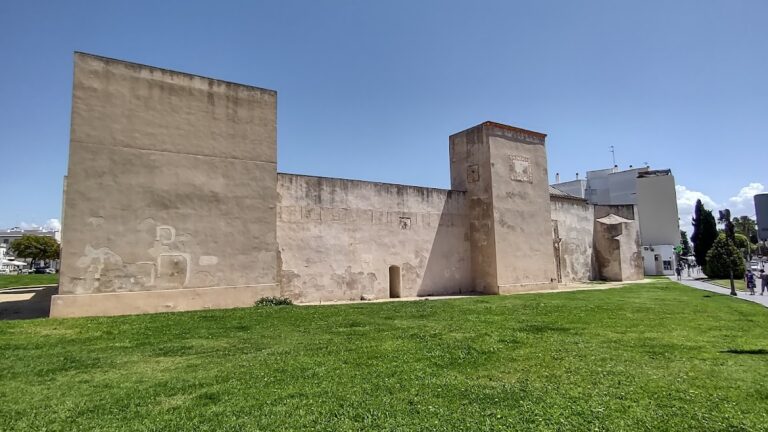 Castillo de San Romualdo: A Castle and Ribat in San Fernando, Spain