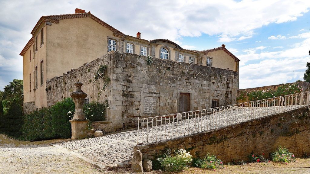 Château de Couffoulens: A Fortified Seigneurial Residence in France 2 Château de Couffoulens