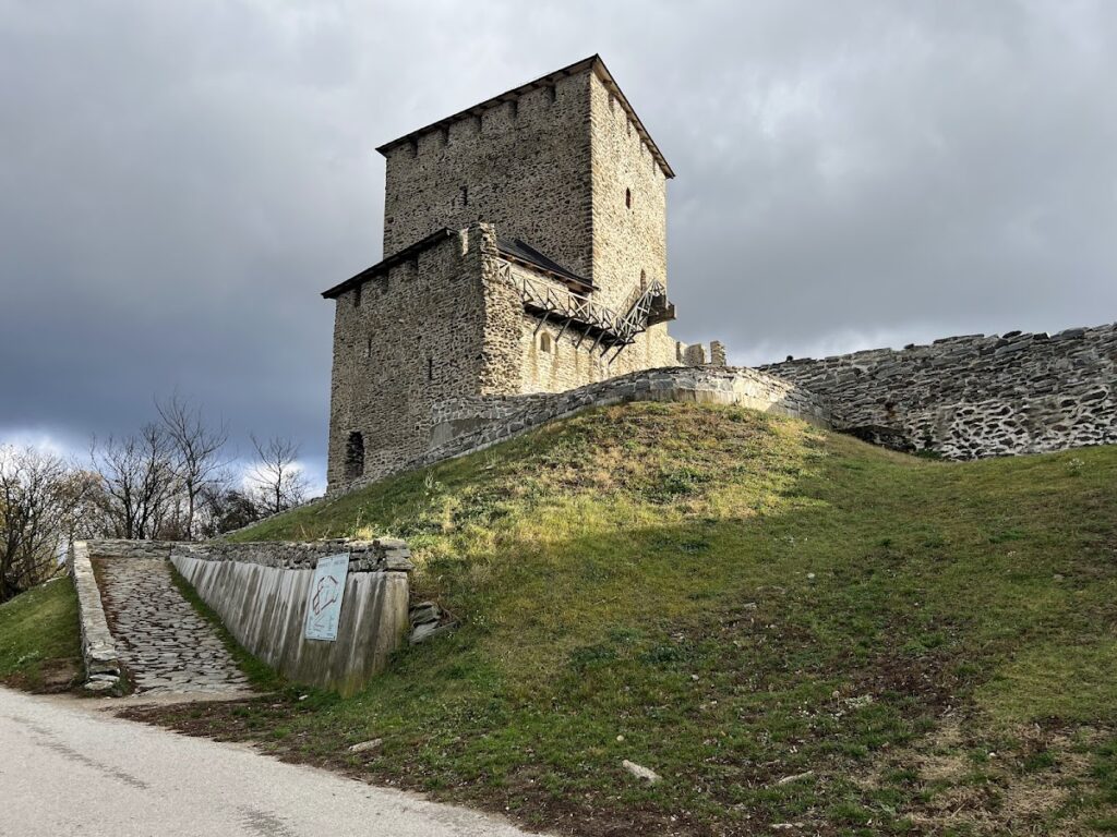 Vršac Castle: A Medieval Fortress in Serbia 2 Vršac Castle