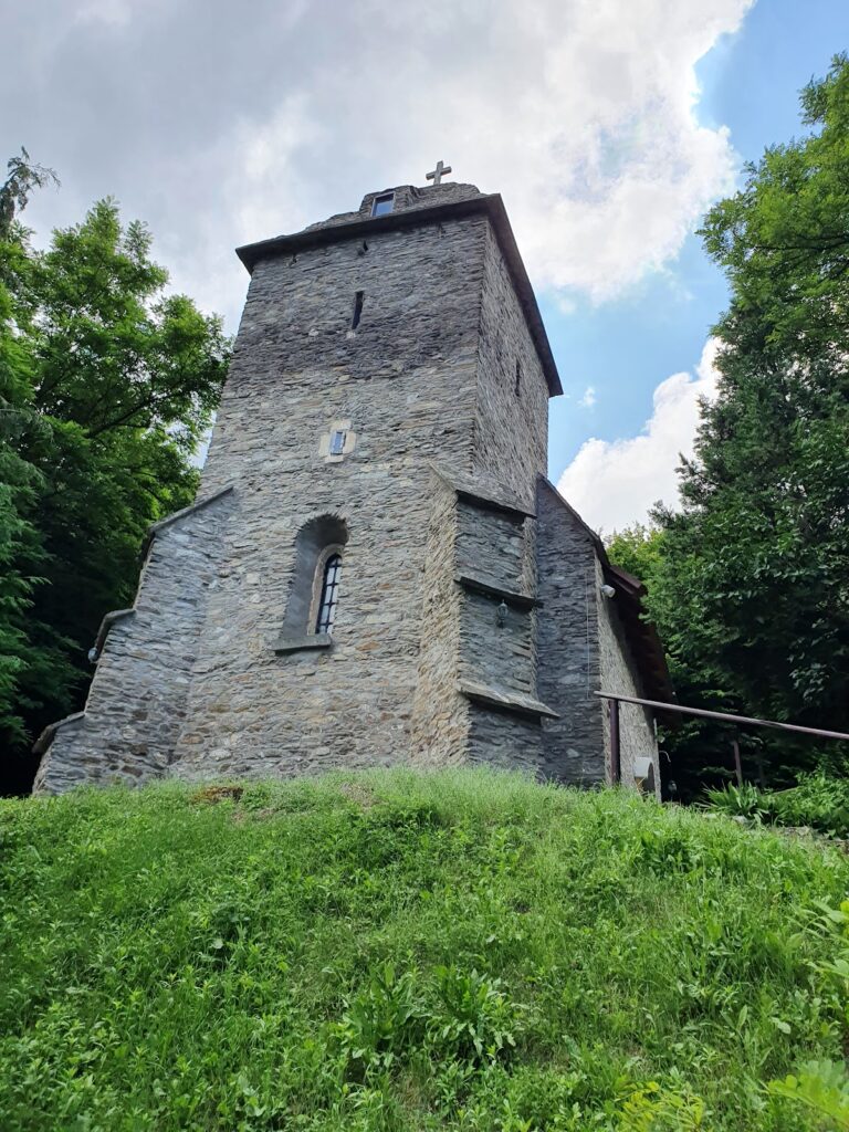 Colț Fortress: A Medieval Refuge and Castle in Romania