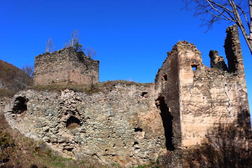 Colț Fortress: A Medieval Refuge and Castle in Romania 2 Colț Fortress