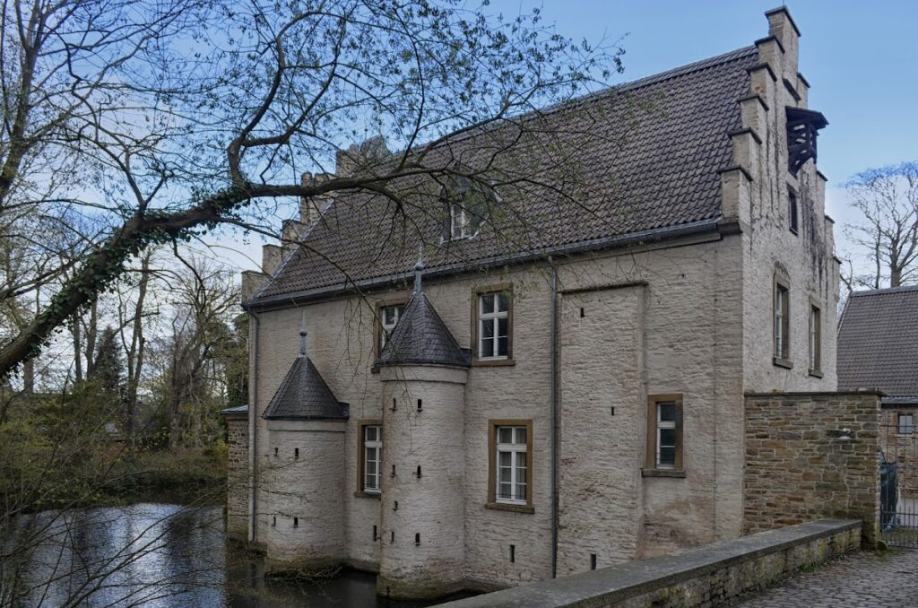 Schloss Werdringen: A Water Castle and Archaeological Museum in Germany 1 Schloss Werdringen
