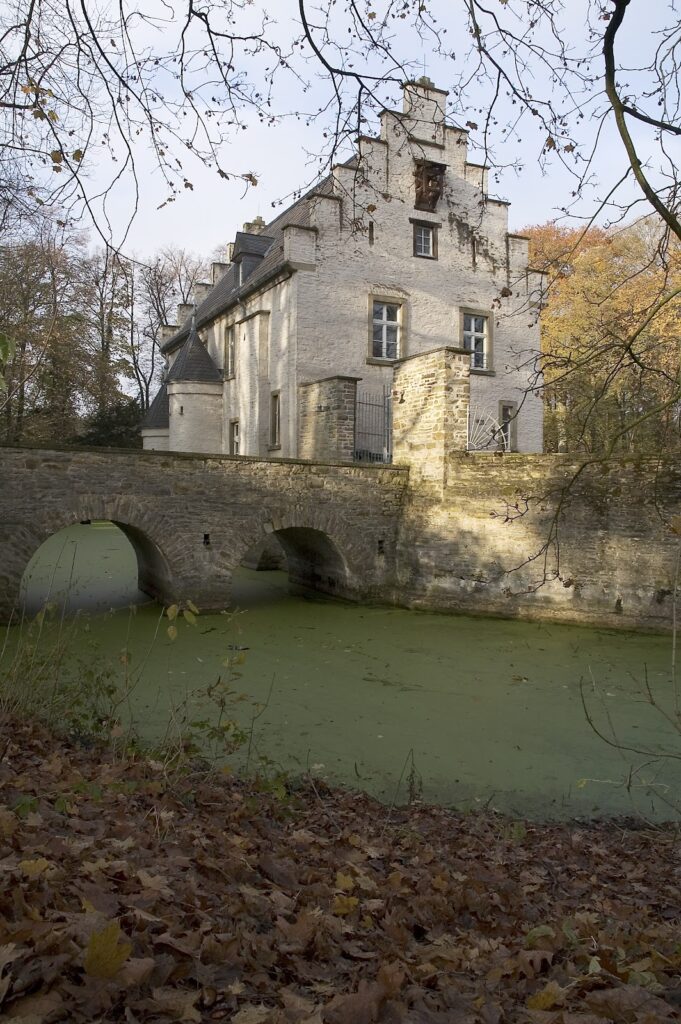 Schloss Werdringen: A Water Castle and Archaeological Museum in Germany 3 Schloss Werdringen