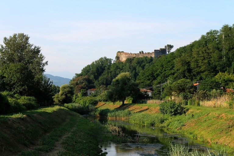 Rocca di Ripafratta: A Medieval Frontier Fortress in Italy