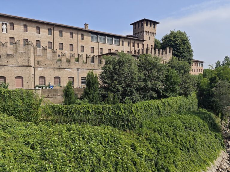 Castle of Pontevico: A Medieval Fortress on the Oglio River