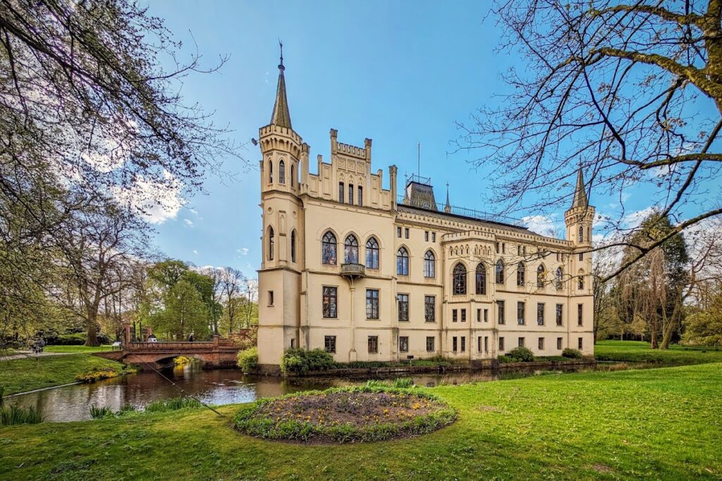 Evenburg: A Restored Neo-Gothic Water Castle in Germany 3 Evenburg