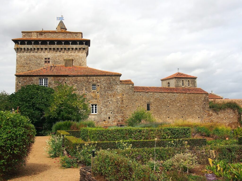 Château de Bazoges-en-Pareds: A Medieval Keep and Seigneurial Fortress in France 3 Château de Bazoges-en-Pareds