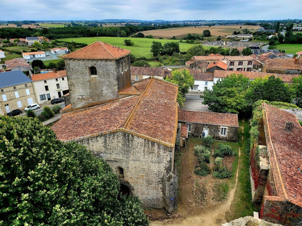 Château de Bazoges-en-Pareds: A Medieval Keep and Seigneurial Fortress in France 5 Château de Bazoges-en-Pareds