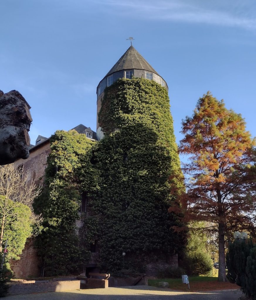 Brüggen Castle: A Jülich Frontier Water Castle in Germany 4 Brüggen Castle