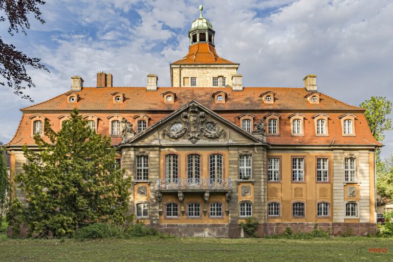 Wasserschloss St. Ulrich: A Water-Enclosed Manor Estate in Germany