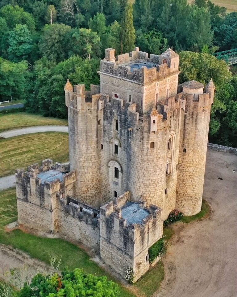 Château de Romefort: A Medieval Fortified Complex in France