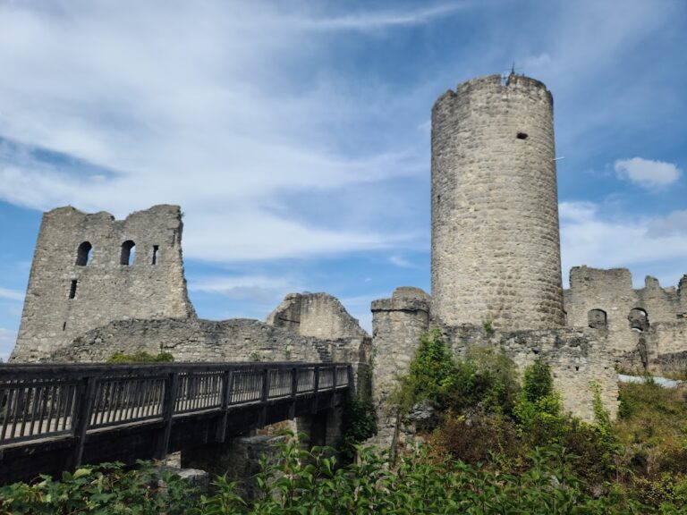Burgruine Wolfstein: A Medieval Hilltop Castle in Bavaria