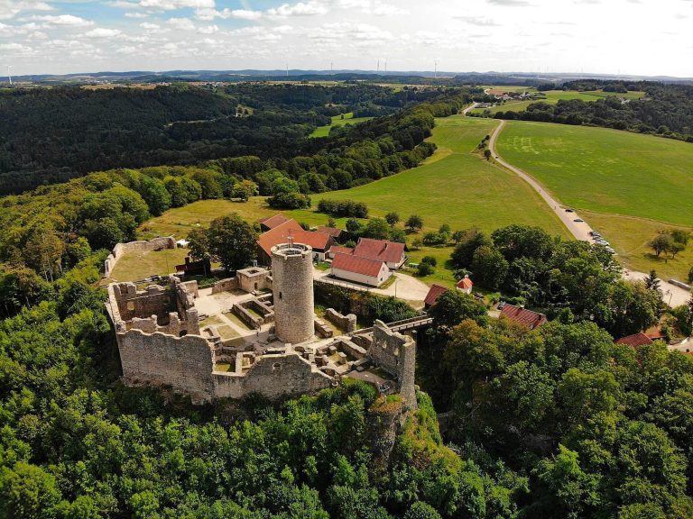 Burgruine Wolfstein: A Medieval Hilltop Castle in Bavaria