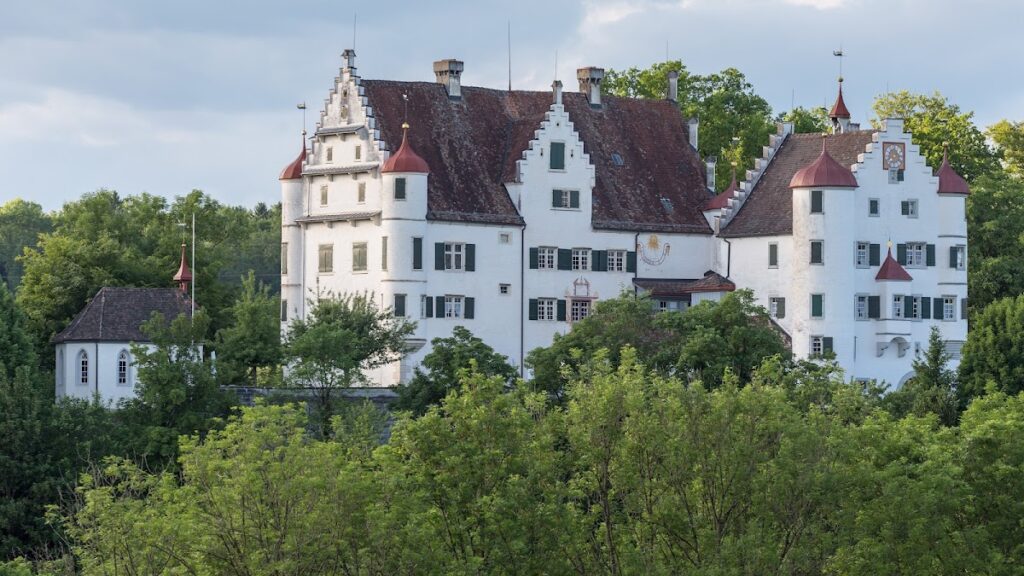 Altenklingen Castle: A Late-Renaissance Family Castle in Switzerland 2 Altenklingen Castle