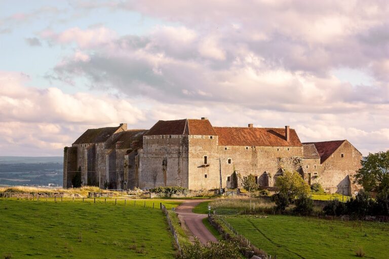 Château de Pisy, Yonne: A Fortified Seigneurial Residence in Burgundy
