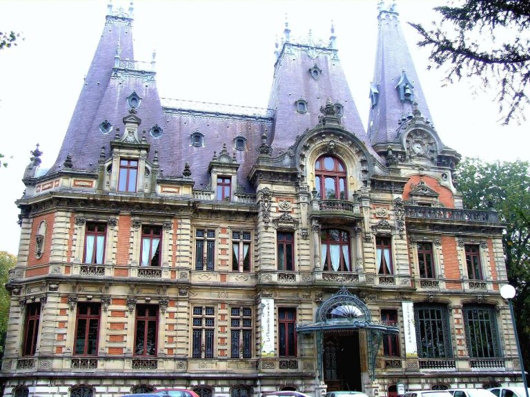 Château de Marbeaumont: A Historicist Residence and Media Library in Bar-le-Duc