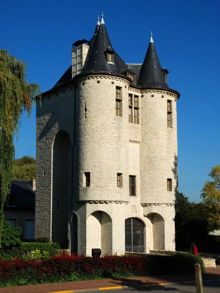 Château Marga: A Moated Castle and Cultural Centre in Diegem, Belgium