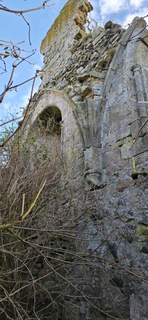 Craigie Castle: A Medieval Wallace Stronghold in Scotland 2 Craigie Castle