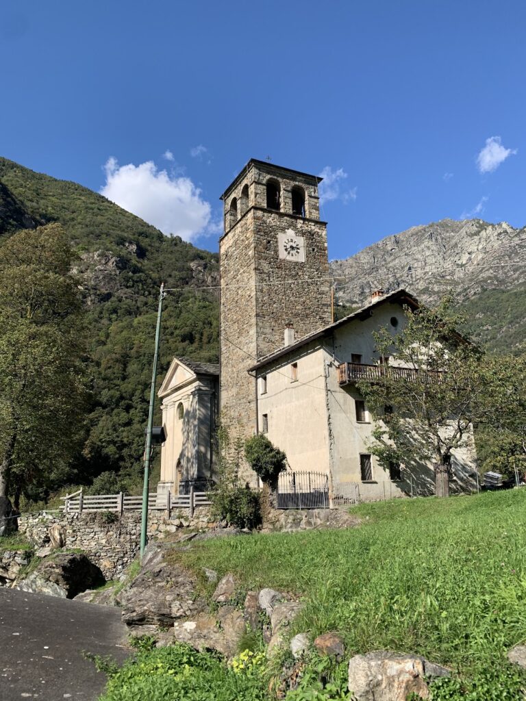 Tour d’Hérères: A Medieval Keep and Church Bell Tower in Italy