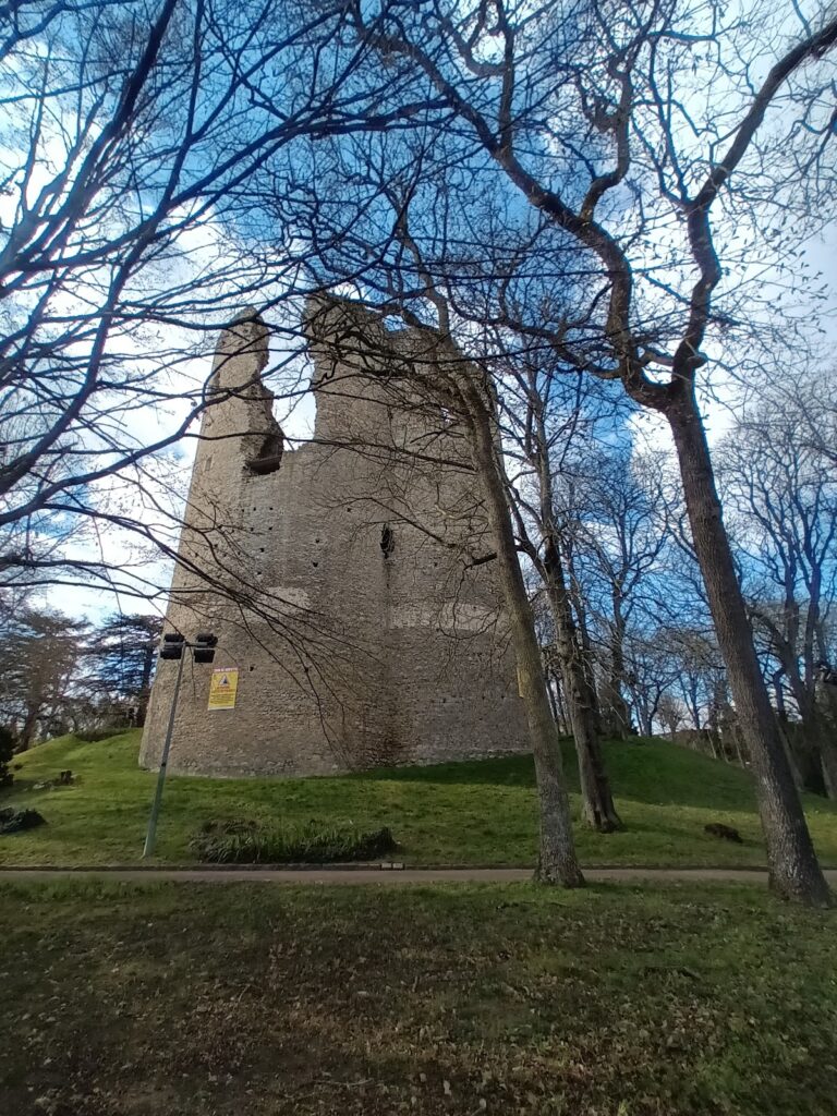Château d’Étampes: A Royal Fortress and the Tour de Guinette