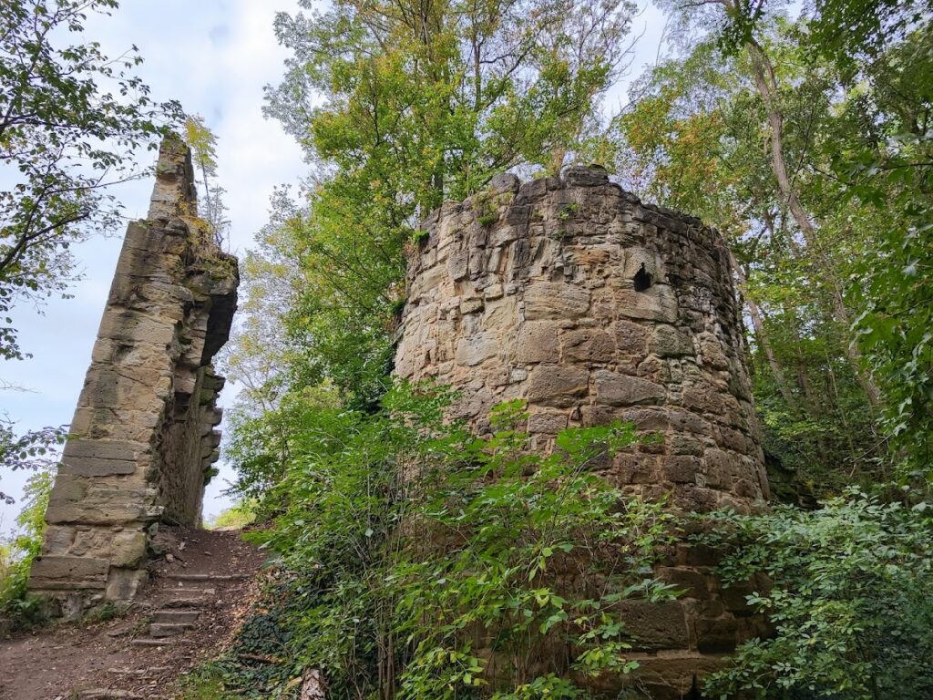 Burg Schmachtenberg: A Hussite-Period Frontier Castle in Germany 1 Burgruine