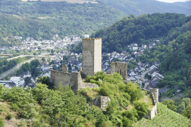 Niederburg, Kobern: A Medieval Hill Castle above the Moselle