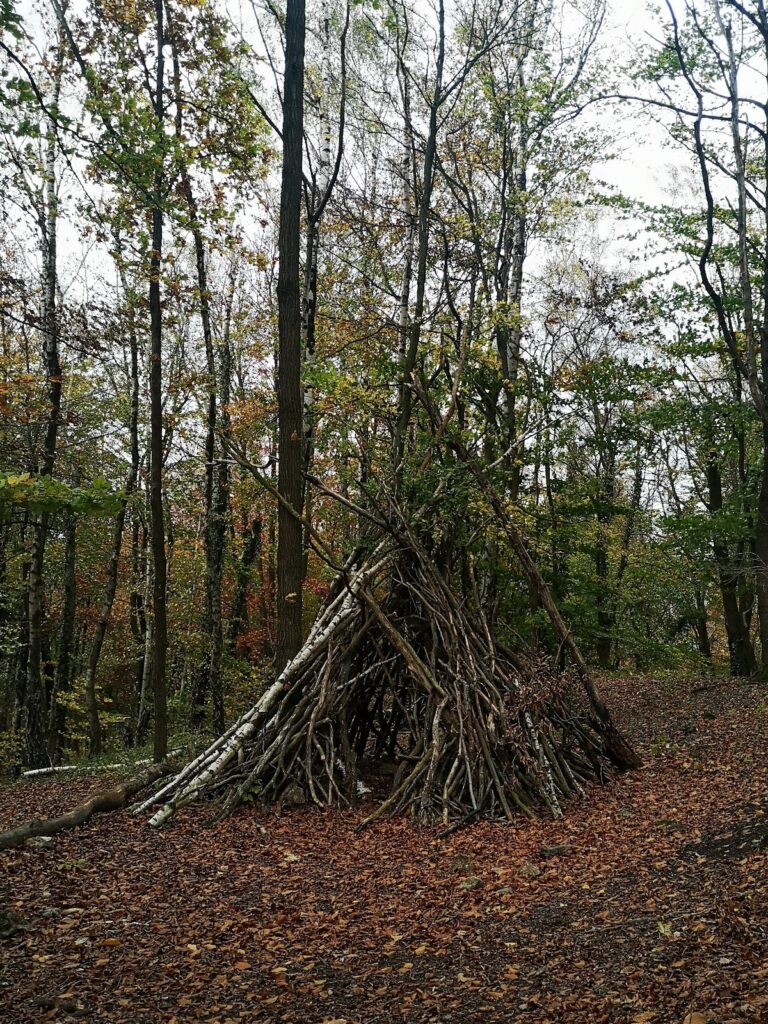Raffenburg: A Medieval Hilltop Castle in Hagen, Germany 5 Raffenburg
