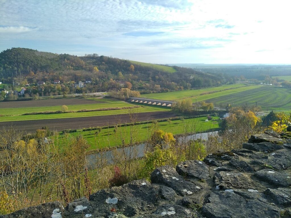 Untere Sachsenburg: A Medieval Hilltop Castle in Germany 3 Untere Sachsenburg
