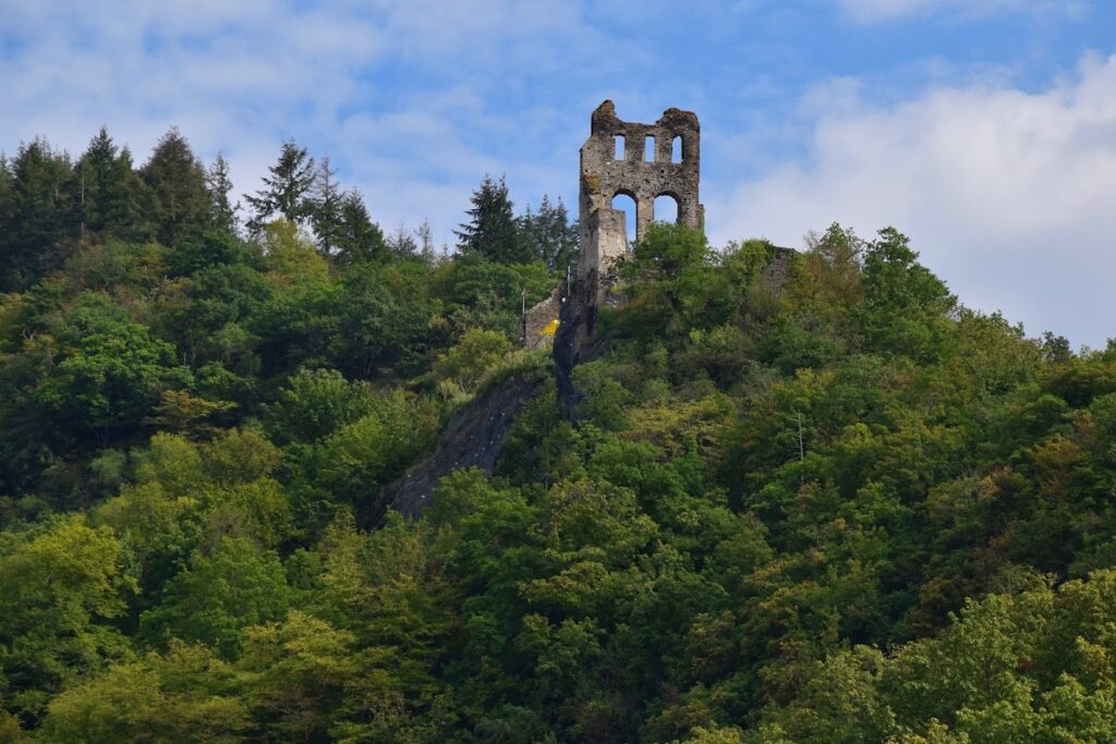 Grevenburg: A Ruined Hilltop Castle in Germany 2 Grevenburg