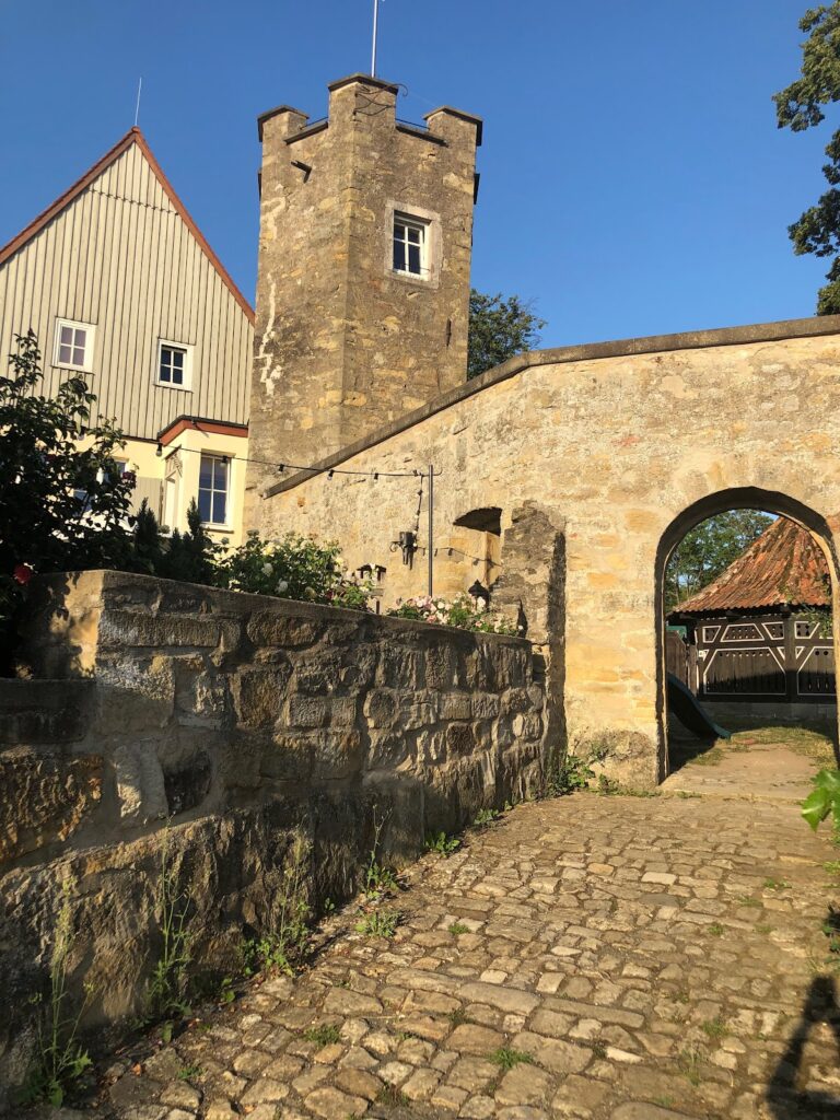 Burg Königsberg: A High-Medieval Imperial Castle Ruin in Germany 3 Burg