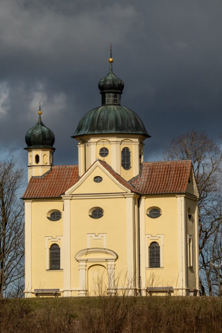 Burgstall Kissing: A High-Medieval Motte and Castle Site in Germany