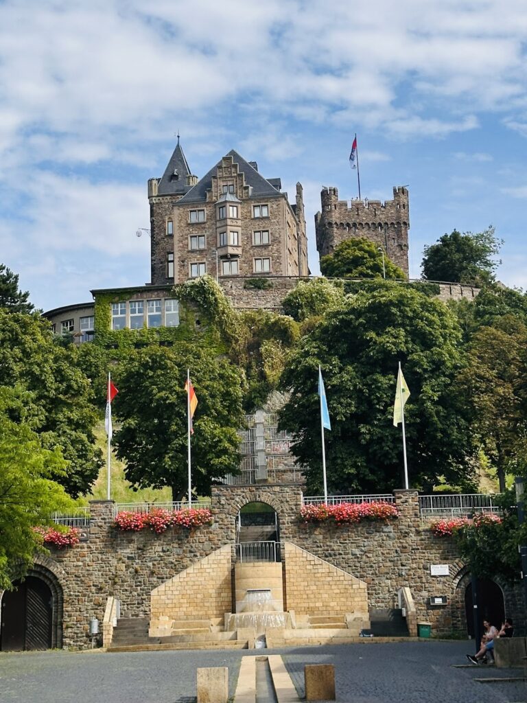 Klopp Castle: A Medieval Fortress and Municipal Landmark in Germany 2 Klopp Castle