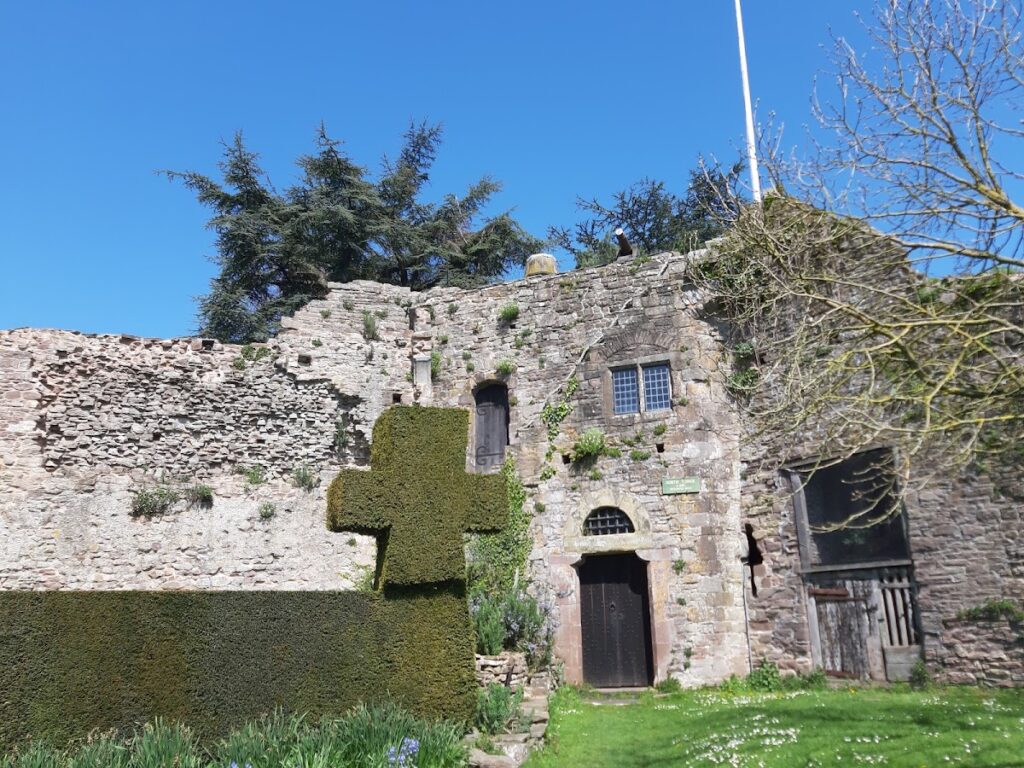 Usk Castle: An Anglo-Norman Fortress and Residence in Wales 3 Usk Castle