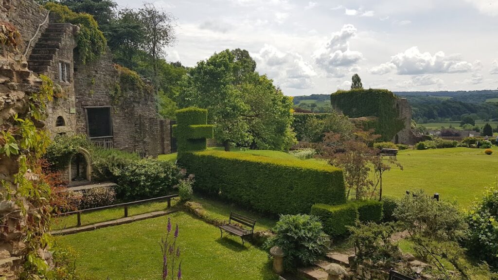 Usk Castle: An Anglo-Norman Fortress and Residence in Wales 4 Usk Castle