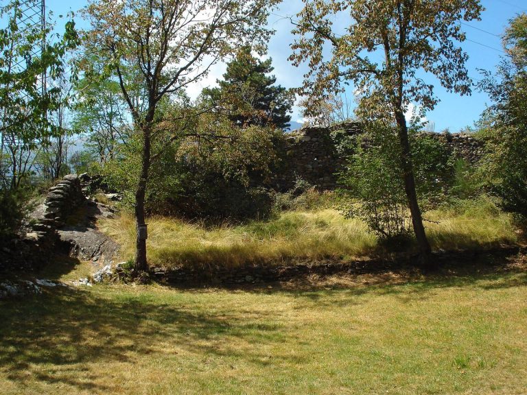Castelvedro: A Medieval Lake Como Fortification in Italy