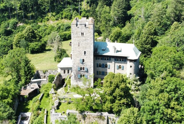 Burg Geiersberg: A Medieval Rock Castle in Friesach, Austria
