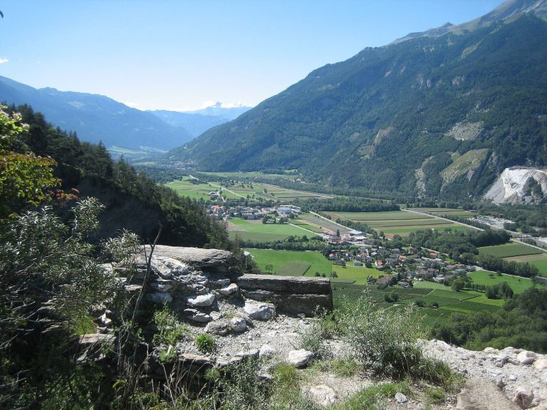 Alt Aspermont Castle: A Medieval Hill Castle in Switzerland