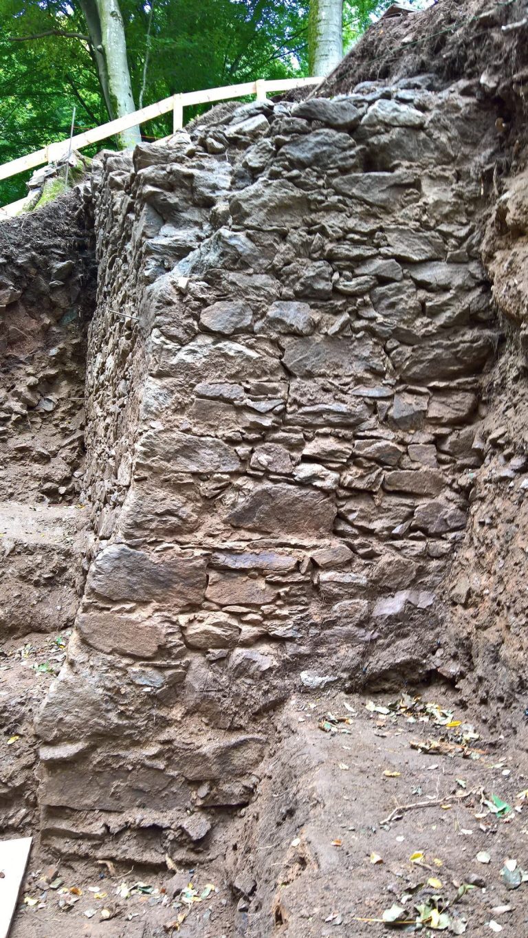 Burg Hauenstein: A Medieval Spur Castle in Germany