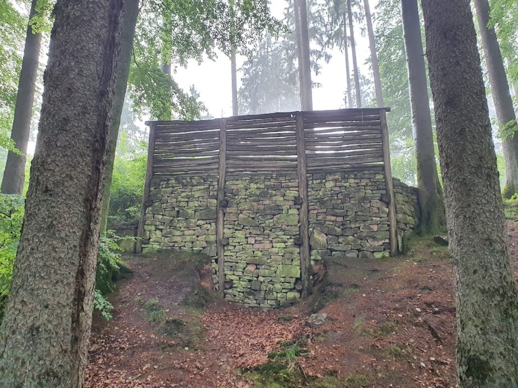 Alteburg: A Celtic Ring-Wall Settlement in Germany 1 Alteburg