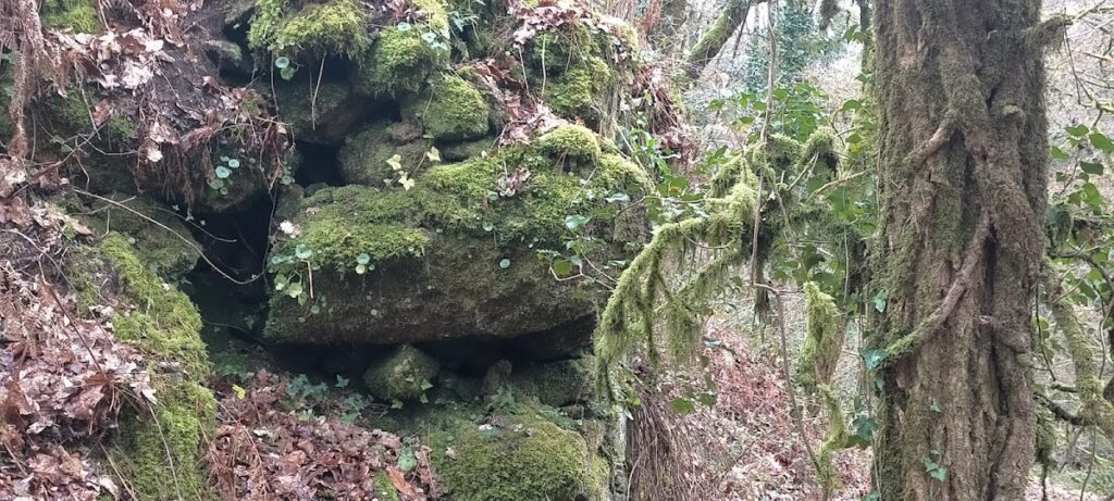 Barreira Tower: A Medieval Fortress in Galicia 1 Barreira Tower