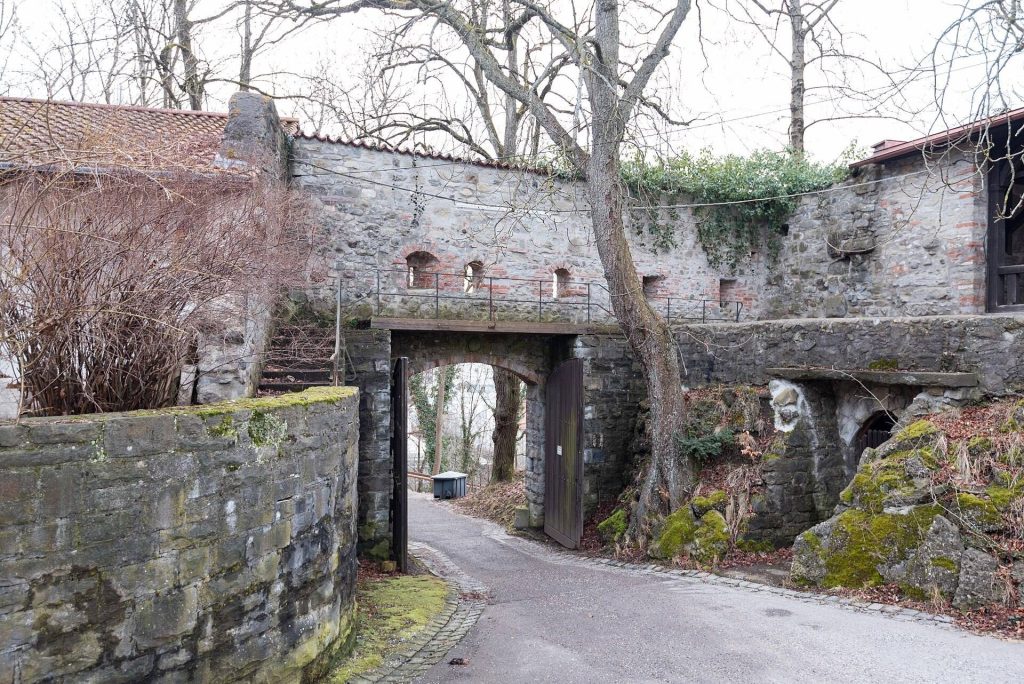 Burghalde: A Fortified Hill and Castle Site in Kempten, Germany 1 Burghalde