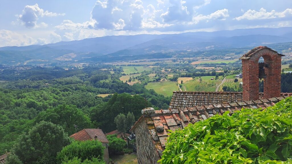Castello di Gressa: A Medieval Castle in Bibbiena, Italy 3 Castello di Gressa