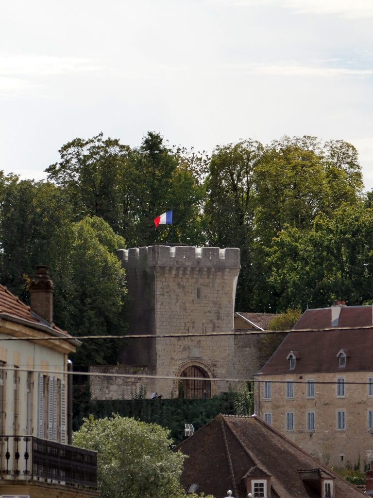 Château de Gray: A Fortified Castle and Museum Complex in France