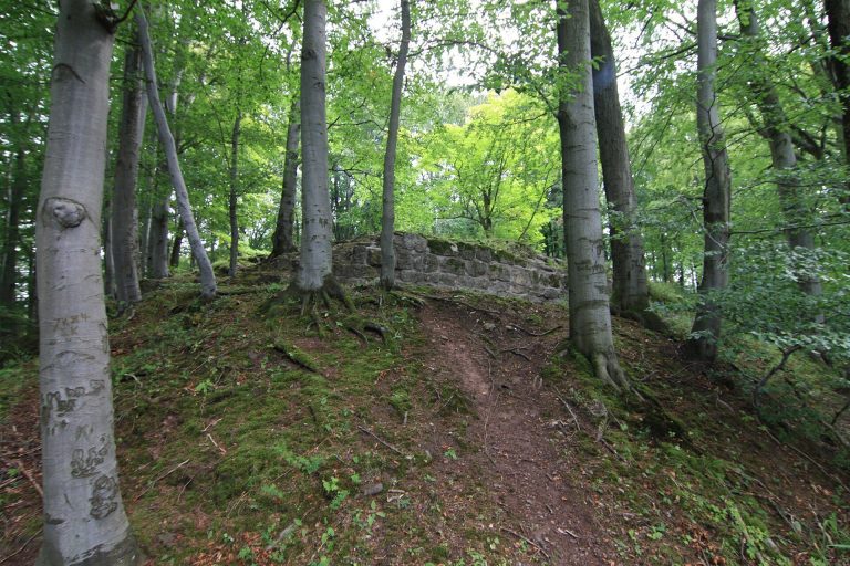 Raubschloss: A Medieval Spur Castle in Germany