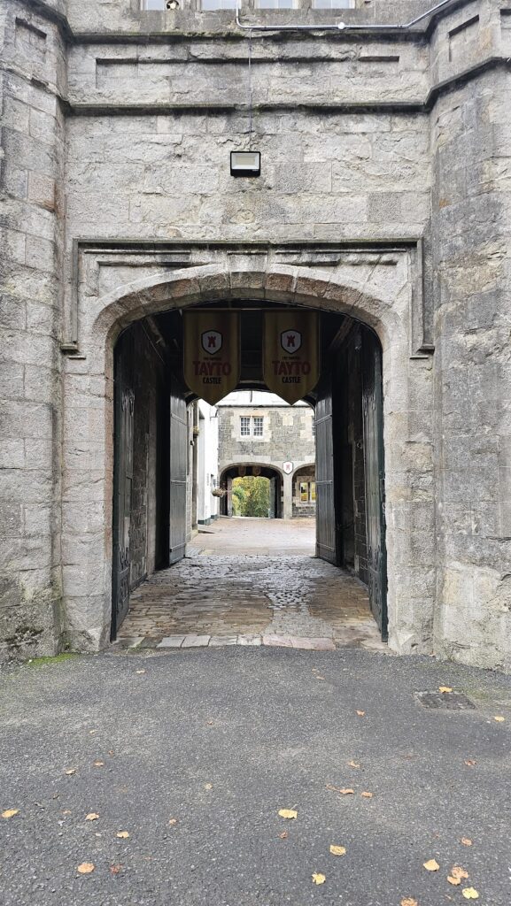 Tandragee Castle: A Reconstructed Estate Residence in Northern Ireland 1 Tandragee Castle