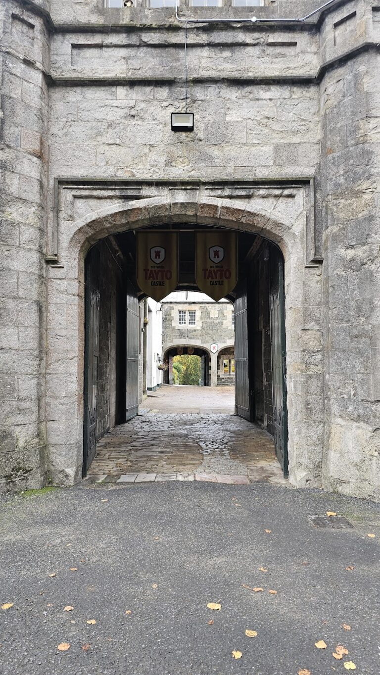 Tandragee Castle: A Reconstructed Estate Residence in Northern Ireland