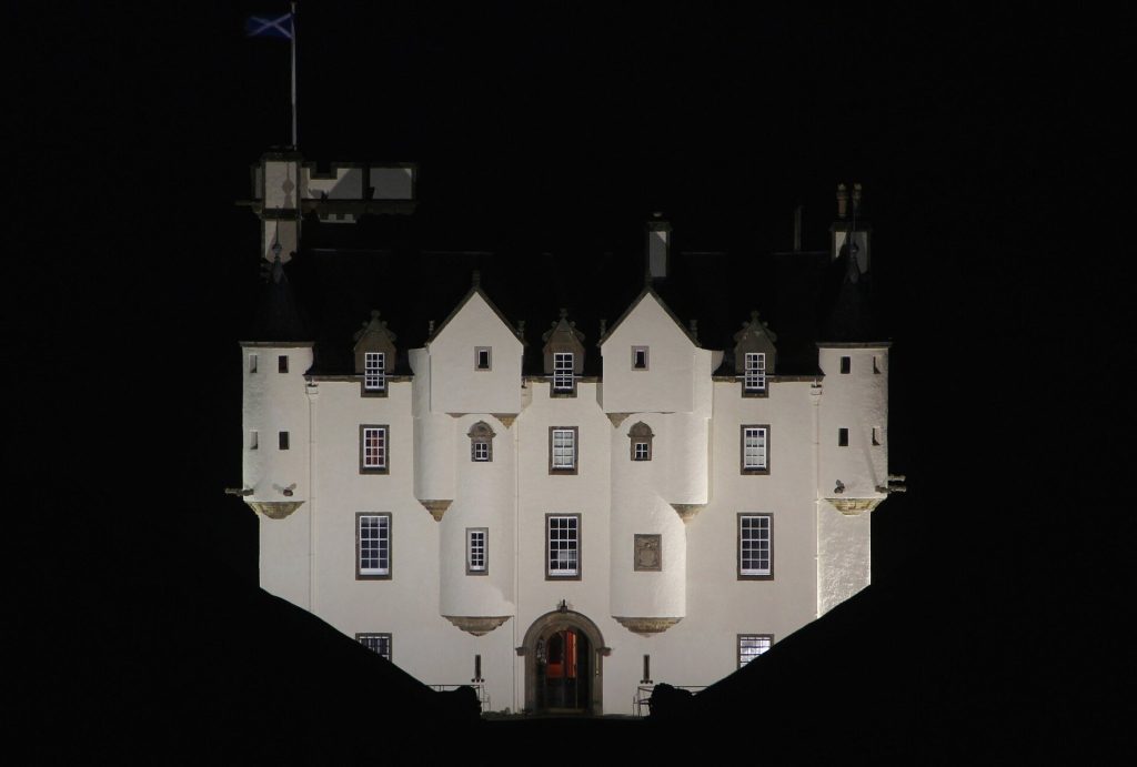 Dunbeath Castle: A Seventeenth-Century Castle in Caithness 2 Dunbeath Castle